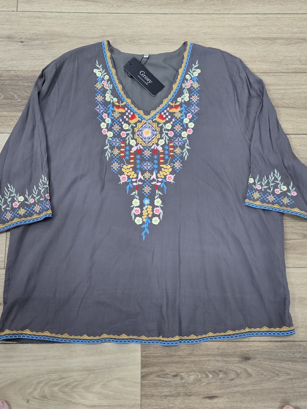 NWT Womens Plus Size 4x Lined Embroidered V-Neck Top in Charcoal 3/4 Sleeve Boho